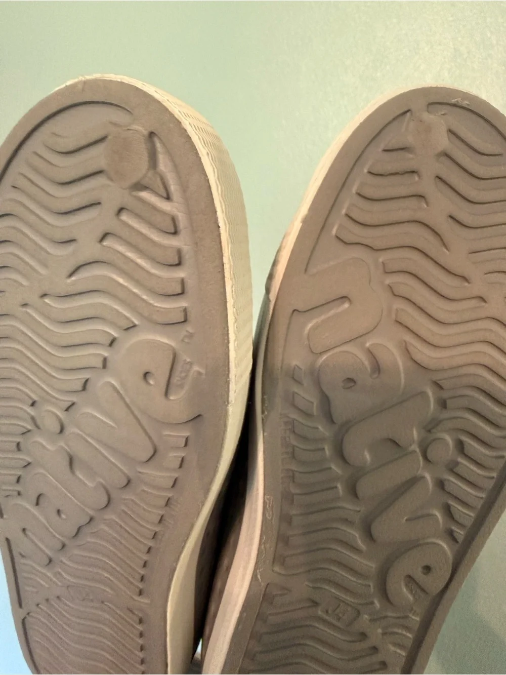 Native Jefferson Gray Slip-On Sneaker Sandals Big Kid Size 4 Outdoor Summer